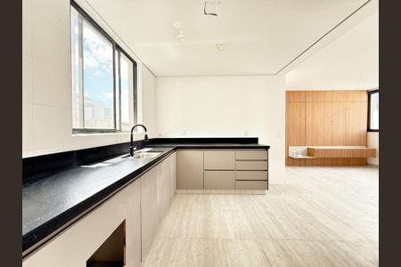 Apartamento à venda com 192m², 4 quartos e 2 vagasCozinha