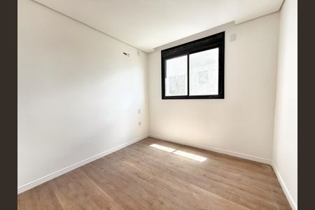 Apartamento à venda com 192m², 4 quartos e 2 vagasQuarto 2