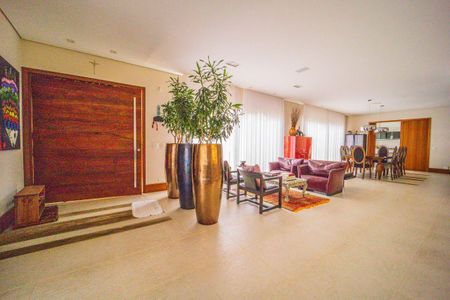 Casa à venda com 687m², 5 quartos e 6 vagas Casa à venda com 687m², 5 quartos e 6 vagasSala