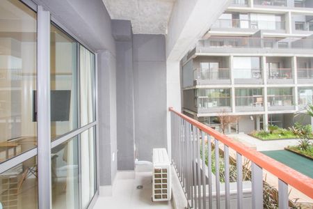 Varanda de kitnet/studio à venda com 1 quarto, 30m² em Santo Amaro, São Paulo