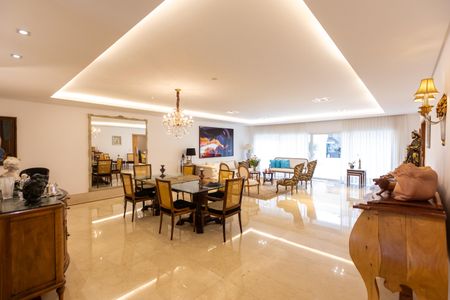 Casa de condomínio à venda com 482m², 5 quartos e 4 vagasSala