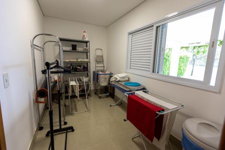 Casa de condomínio à venda com 482m², 5 quartos e 4 vagasQuarto de Serviço