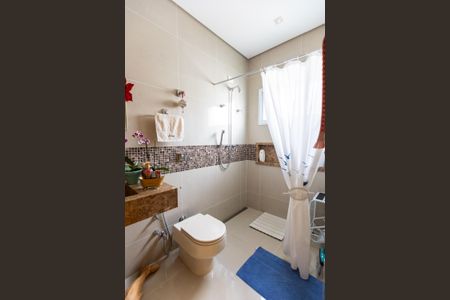 Casa de condomínio à venda com 482m², 5 quartos e 4 vagasBanheiro da Suíte 2