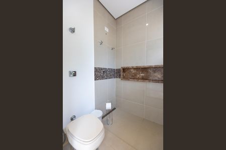 Casa de condomínio à venda com 482m², 5 quartos e 4 vagasBanheiro de Serviço