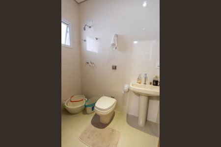 Casa de condomínio à venda com 482m², 5 quartos e 4 vagasBanheiro de Serviço 2