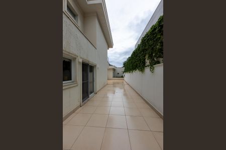 Casa de condomínio à venda com 482m², 5 quartos e 4 vagasÁrea Externa