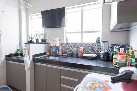 Cozinha de apartamento à venda com 3 quartos, 67m² em Buritis, Belo Horizonte