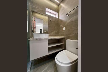 Apartamento à venda com 62m², 2 quartos e 1 vaga Apartamento à venda com 62m², 2 quartos e 1 vagaBanheiro Social