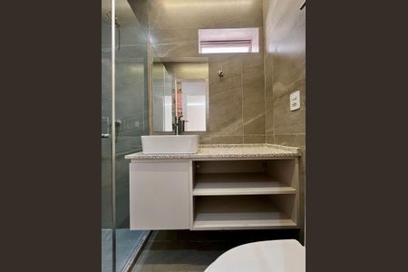 Apartamento à venda com 62m², 2 quartos e 1 vaga Apartamento à venda com 62m², 2 quartos e 1 vagaBanheiro Social