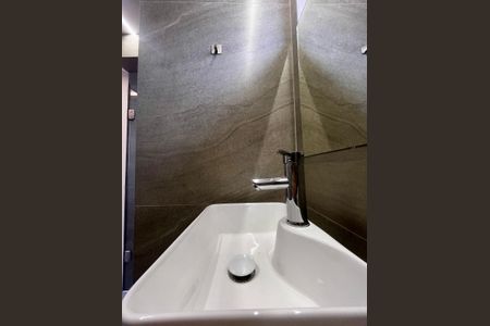 Apartamento à venda com 62m², 2 quartos e 1 vaga Apartamento à venda com 62m², 2 quartos e 1 vagaBanheiro da Suíte