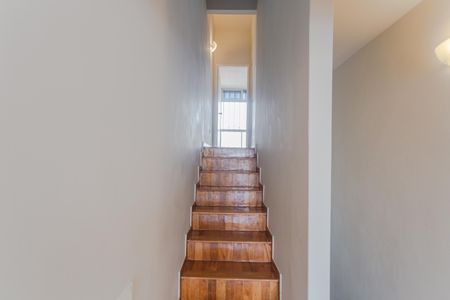 Apartamento para alugar com 68m², 1 quarto e sem vagaEscada de Acessa ao Quarto
