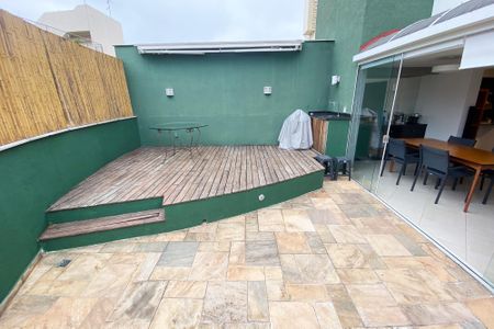 Apartamento à venda com 110m², 2 quartos e 2 vagas Apartamento à venda com 110m², 2 quartos e 2 vagasVaranda