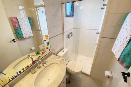 Apartamento à venda com 110m², 2 quartos e 2 vagas Apartamento à venda com 110m², 2 quartos e 2 vagasBanheiro da Suíte 1