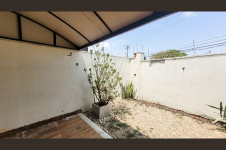 Casa de condomínio à venda com 75m², 2 quartos e 1 vaga Casa de condomínio à venda com 75m², 2 quartos e 1 vagaQuintal