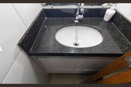 Casa de condomínio à venda com 70m², 2 quartos e 1 vaga Casa de condomínio à venda com 70m², 2 quartos e 1 vagaBanheiro