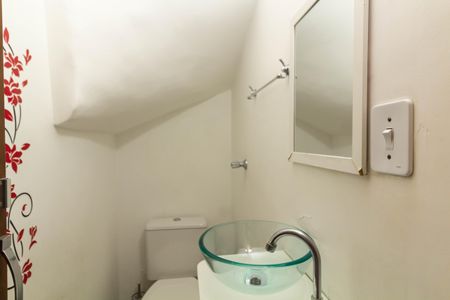 Casa de condomínio à venda com 70m², 2 quartos e 1 vaga Casa de condomínio à venda com 70m², 2 quartos e 1 vagaLavabo