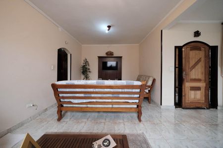 Casa à venda com 250m², 3 quartos e 3 vagasSala