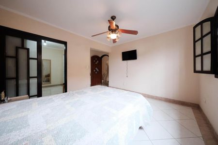 Casa à venda com 250m², 3 quartos e 3 vagasSuíte