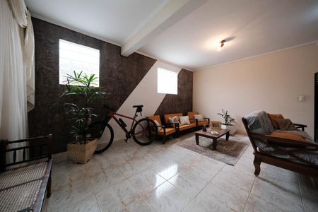 Sala de casa à venda com 3 quartos, 250m² em Vila Domitila, São Paulo