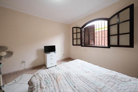 Quarto 1 de casa à venda com 3 quartos, 250m² em Vila Domitila, São Paulo