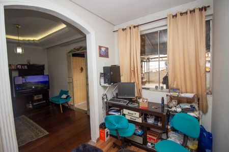 Casa à venda com 140m², 4 quartos e 2 vagasEscritório