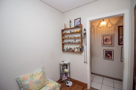 Escritório de casa à venda com 4 quartos, 140m² em Industrial, Contagem