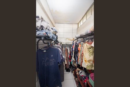Casa à venda com 140m², 4 quartos e 2 vagasCloset da suíte 3