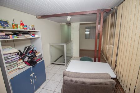 Casa à venda com 140m², 4 quartos e 2 vagasEscritório 2