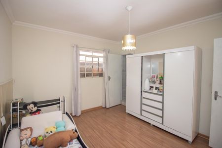 Casa à venda com 140m², 4 quartos e 2 vagasSuíte 2