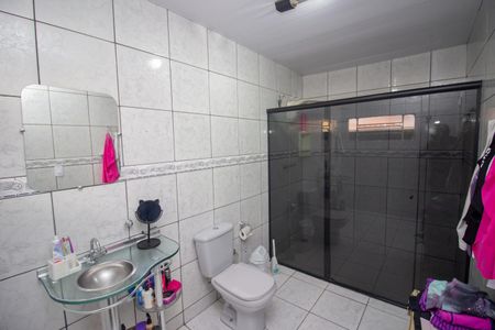 Casa à venda com 140m², 4 quartos e 2 vagasBanheiro da Suíte 2
