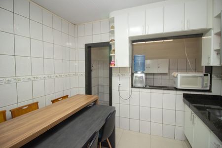 Casa à venda com 140m², 4 quartos e 2 vagasCozinha