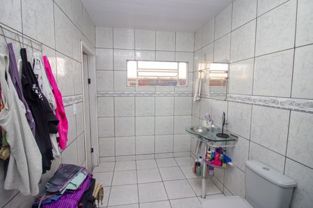 Casa à venda com 140m², 4 quartos e 2 vagasBanheiro da Suíte 2