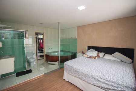 Casa à venda com 140m², 4 quartos e 2 vagas Suíte