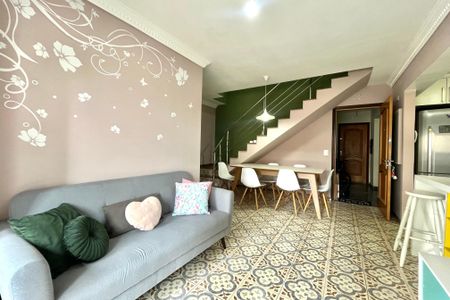 Apartamento à venda com 120m², 2 quartos e 2 vagas Apartamento à venda com 120m², 2 quartos e 2 vagasSala