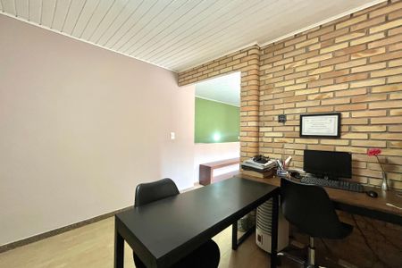 Apartamento à venda com 120m², 2 quartos e 2 vagas Apartamento à venda com 120m², 2 quartos e 2 vagasEscritório