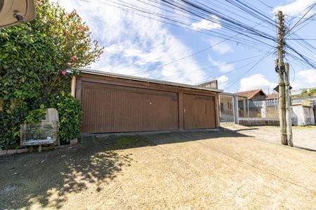 Casa à venda com 150m², 2 quartos e 4 vagas Casa à venda com 150m², 2 quartos e 4 vagasFachada