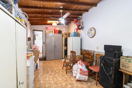 Casa à venda com 150m², 2 quartos e 4 vagas Casa à venda com 150m², 2 quartos e 4 vagasGaragem