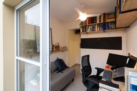 Casa à venda com 230m², 3 quartos e 2 vagasEscritório