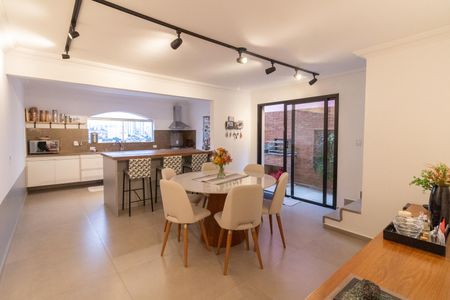 Casa à venda com 230m², 3 quartos e 2 vagasSala de Jantar
