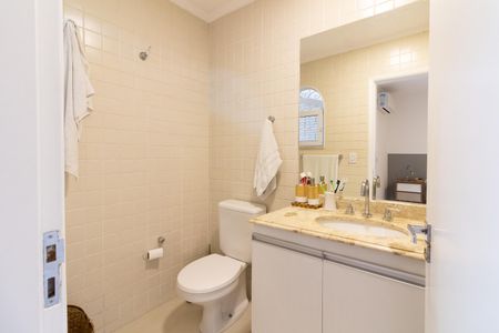 Casa à venda com 230m², 3 quartos e 2 vagasBanheiro da Suíte