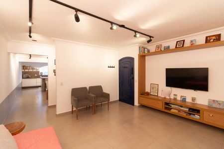 Casa à venda com 230m², 3 quartos e 2 vagasSala