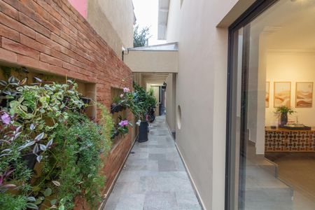 Casa à venda com 230m², 3 quartos e 2 vagasCorredor