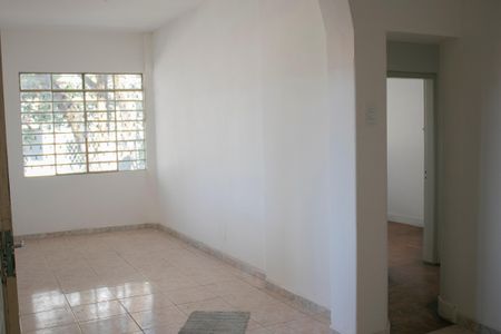 Sala de casa para alugar com 4 quartos, 200m² em Santa Tereza, Belo Horizonte