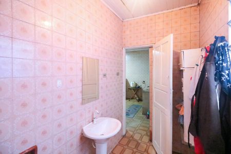 Casa à venda com 179m², 3 quartos e 2 vagas Casa à venda com 179m², 3 quartos e 2 vagasBanheiro 2