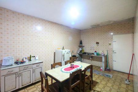 Casa à venda com 179m², 3 quartos e 2 vagas Casa à venda com 179m², 3 quartos e 2 vagasCozinha