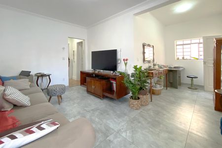 Casa à venda com 326m², 8 quartos e 2 vagas Casa à venda com 326m², 8 quartos e 2 vagas Sala de Estar