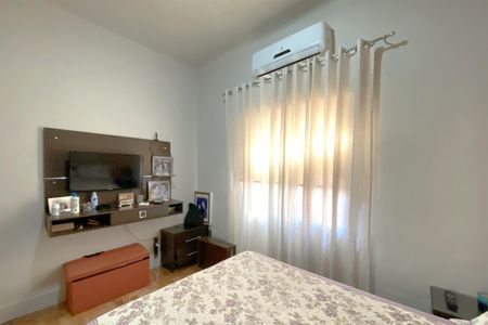 Casa à venda com 326m², 8 quartos e 2 vagas Casa à venda com 326m², 8 quartos e 2 vagas Quarto 1