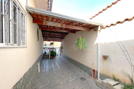 Casa à venda com 326m², 8 quartos e 2 vagas Casa à venda com 326m², 8 quartos e 2 vagasGaragem