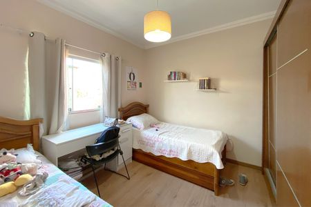 Casa à venda com 326m², 8 quartos e 2 vagas Casa à venda com 326m², 8 quartos e 2 vagasCASA 1 - Quarto 3