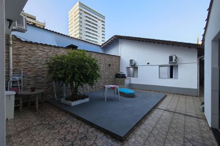 Casa para alugar com 256m², 3 quartos e 3 vagasQuintal 